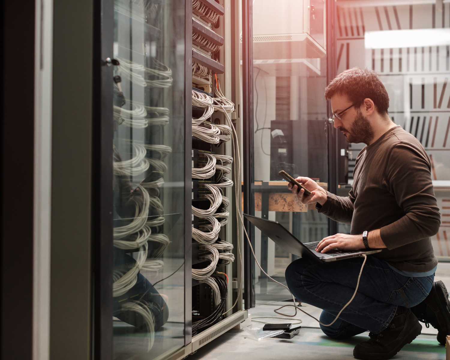 Vlastný IT špecialista alebo IT outsourcing?